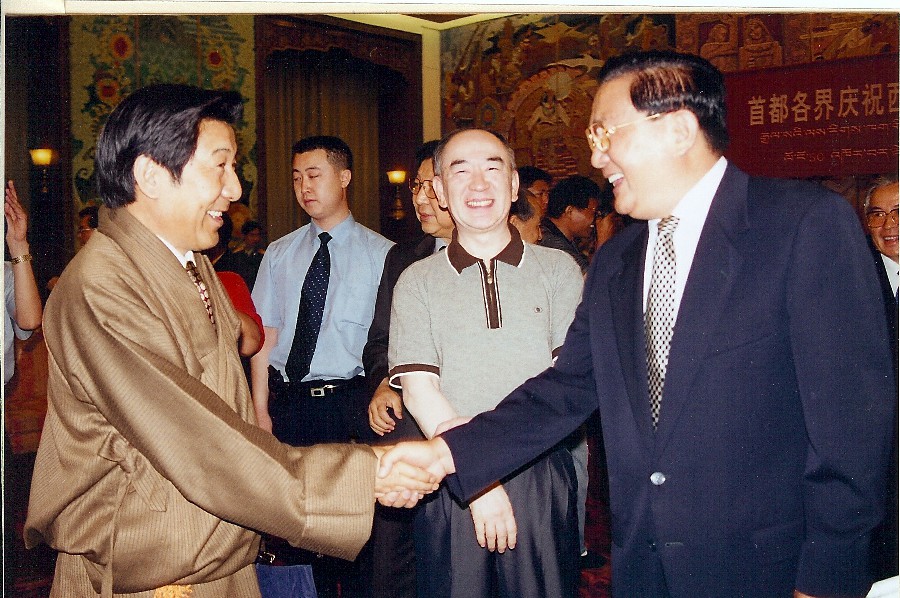 06 2001年5月23日中央政治局委員、中央書記處書記、國務(wù)委員羅干接見陳虹書記、拉巴平措總干事~1.jpg